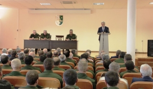 Президент Республики Абхазия, Главнокомандующий Вооруженными Силами РА Рауль Хаджимба встретился с командованием и личным составом оборонного ведомства страны.