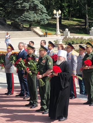 Министр обороны Республики Абхазия генерал-полковник Владимир Ануа принял участие в мероприятиях, приуроченных к 80-летию со дня образования 49 общевойсковой армии.