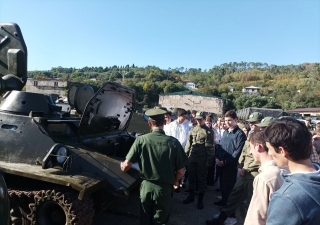 Школьники ознакомились с вооружением и военной техникой Министерства обороны.