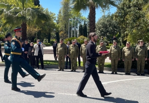 Министр обороны, генерал-полковник Владимир Ануа принял участие в церемонии передачи точной копии Знамени Победы, водруженного над Рейхстагом