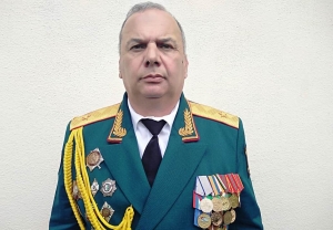 Арезерв аидыларақәеи ахәҭақәеи разыҟаҵаразы Атәылахьчара аминистр ихаҭыԥуаҩ, аинрал-маиор Поцхор-оӷлы Л. З.