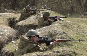 В Вооруженных Силах прошли ротно-тактические учения с боевой стрельбой