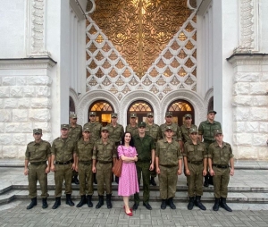 Военнослужащие комендантской роты Генерального штаба ВС РА посетили Абхазский государственный драматический театр им. С. Чанба.